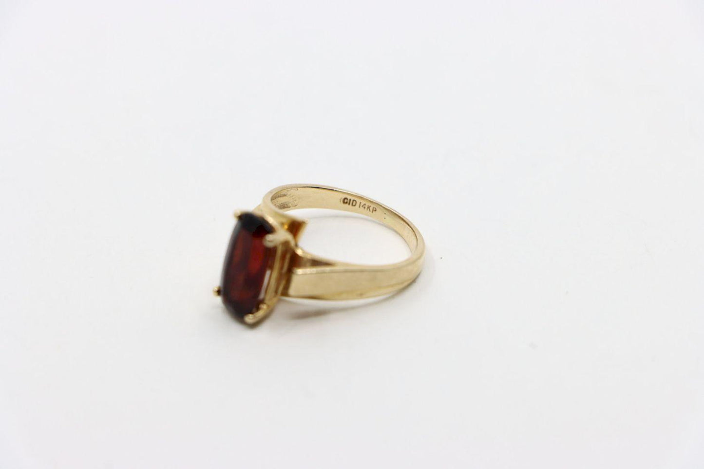 Vintage 14K Gold Garnet Ring