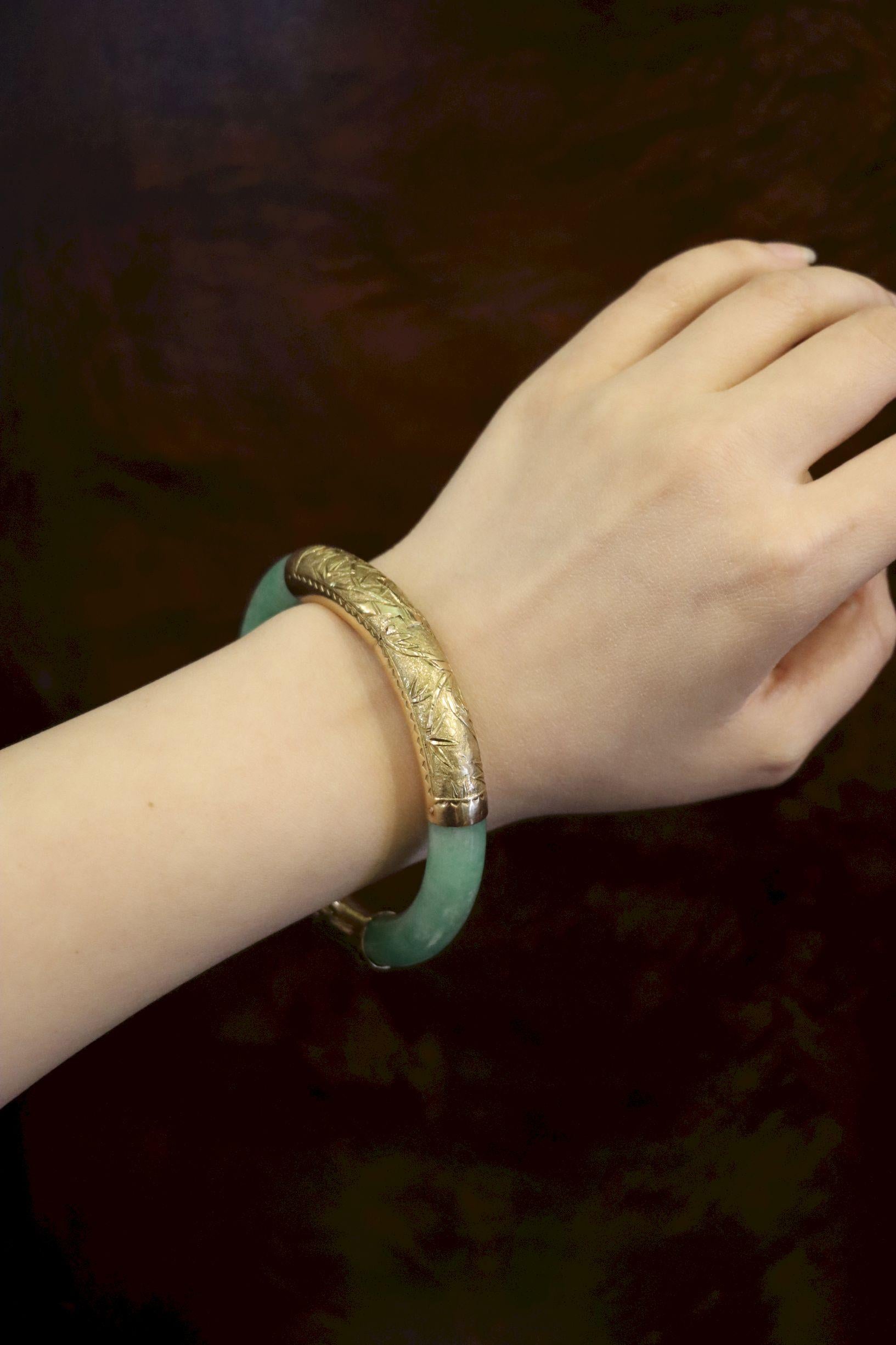Vintage 14K Gold Green Jade Bracelet