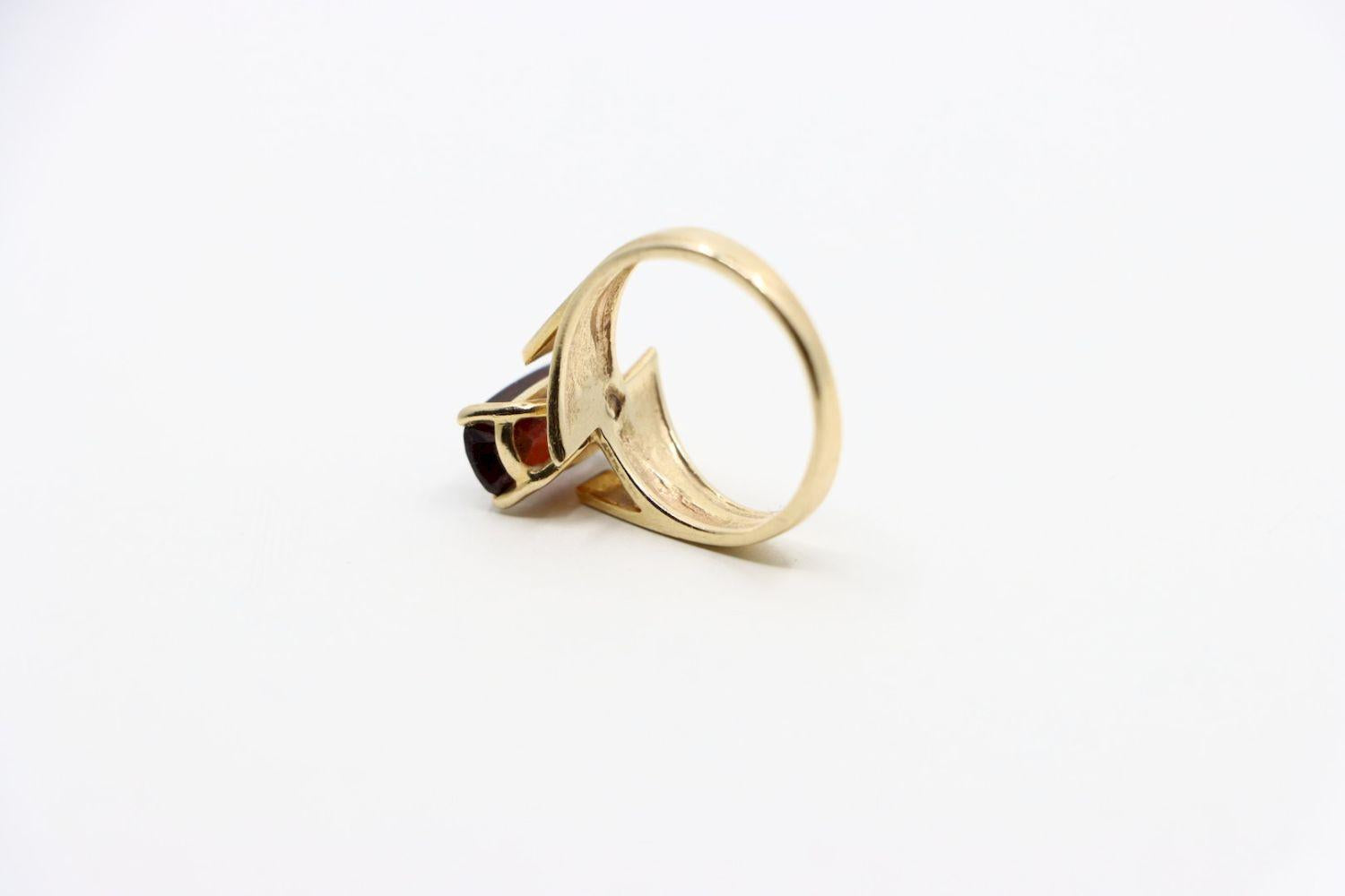 Vintage 14K Gold Garnet Ring