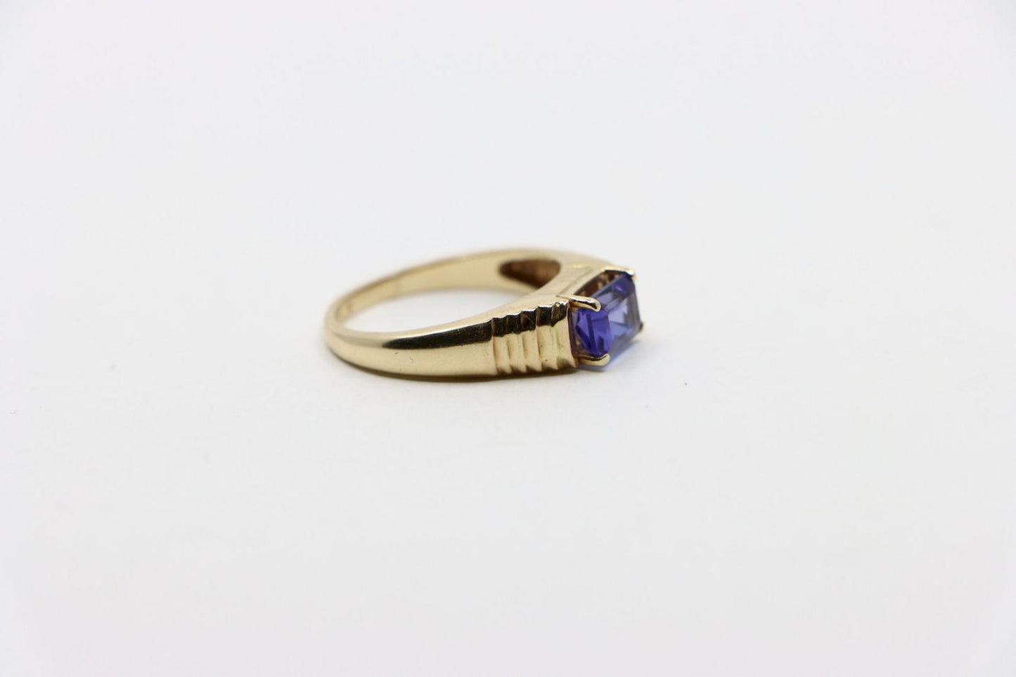 Vintage 14K Gold Tanzantie Ring