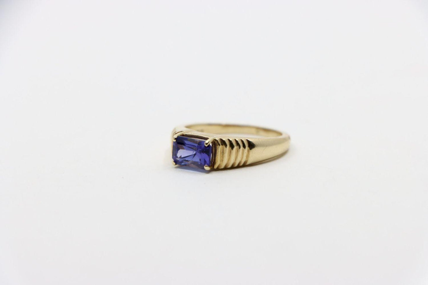 Vintage 14K Gold Tanzantie Ring