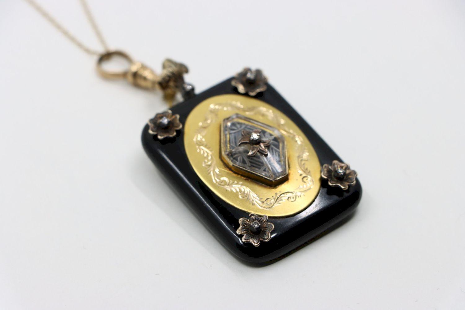 Antique Victorian 14K Gold Black Onyx Pendant Necklace