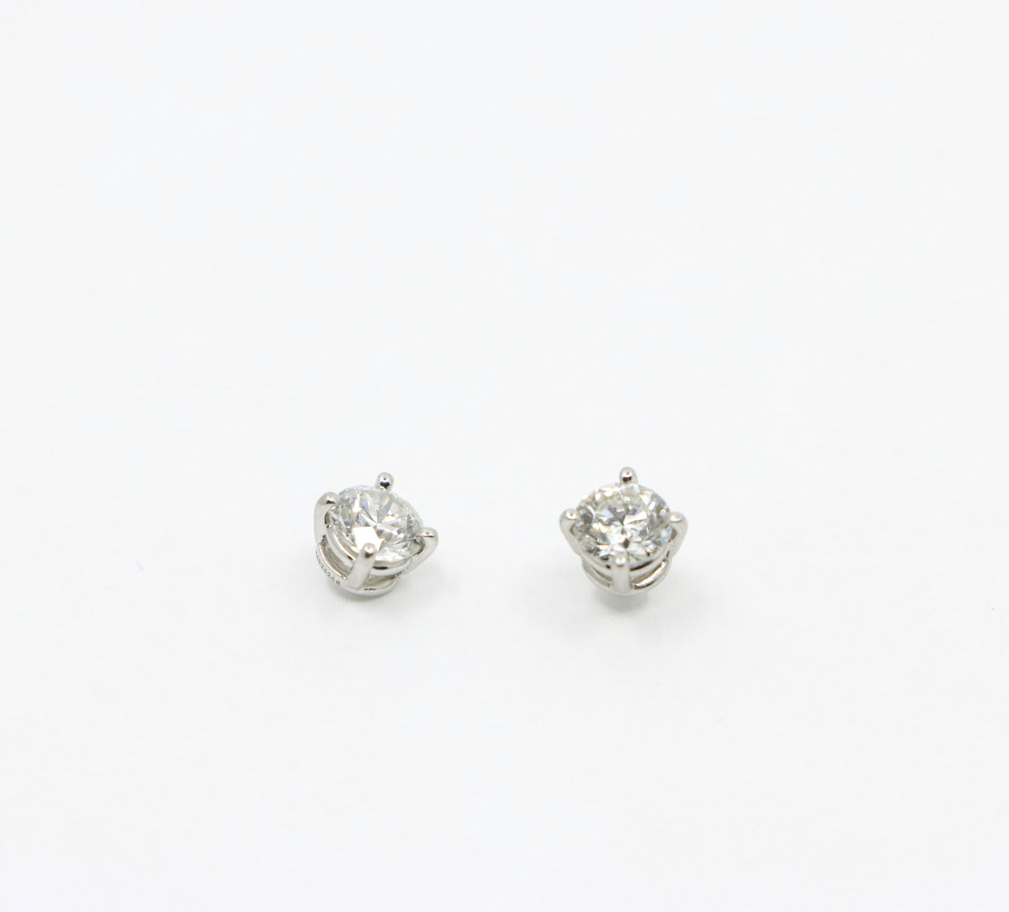 Tiffany & Co. Platinum Diamond Stud Earring