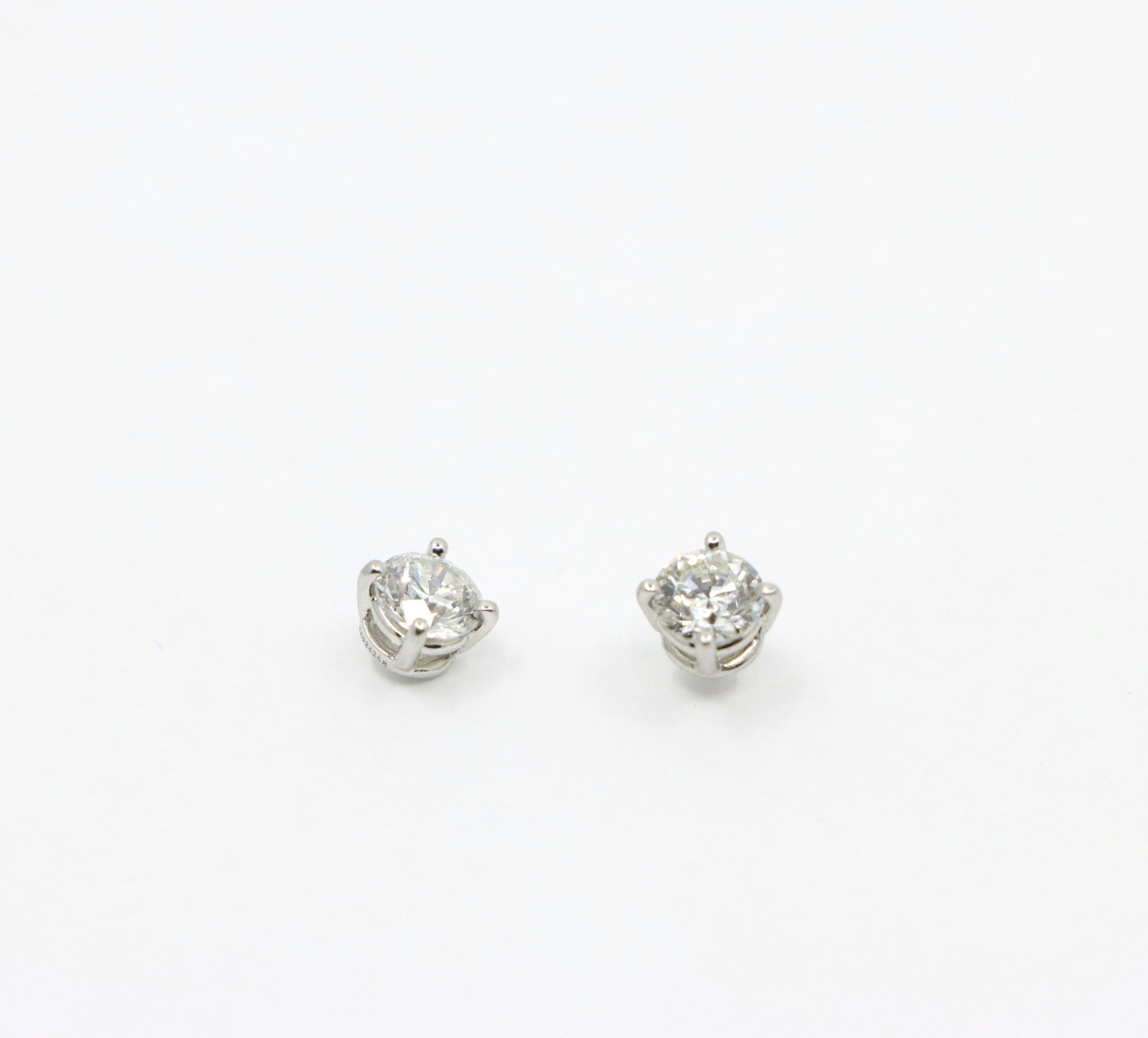 Tiffany & Co. Platinum Diamond Stud Earring