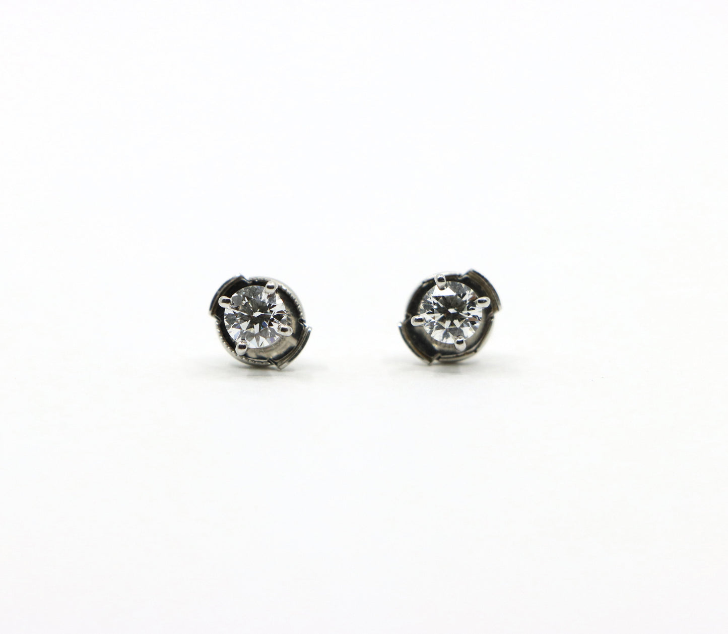 Tiffany & Co. Platinum Diamond Stud Earring