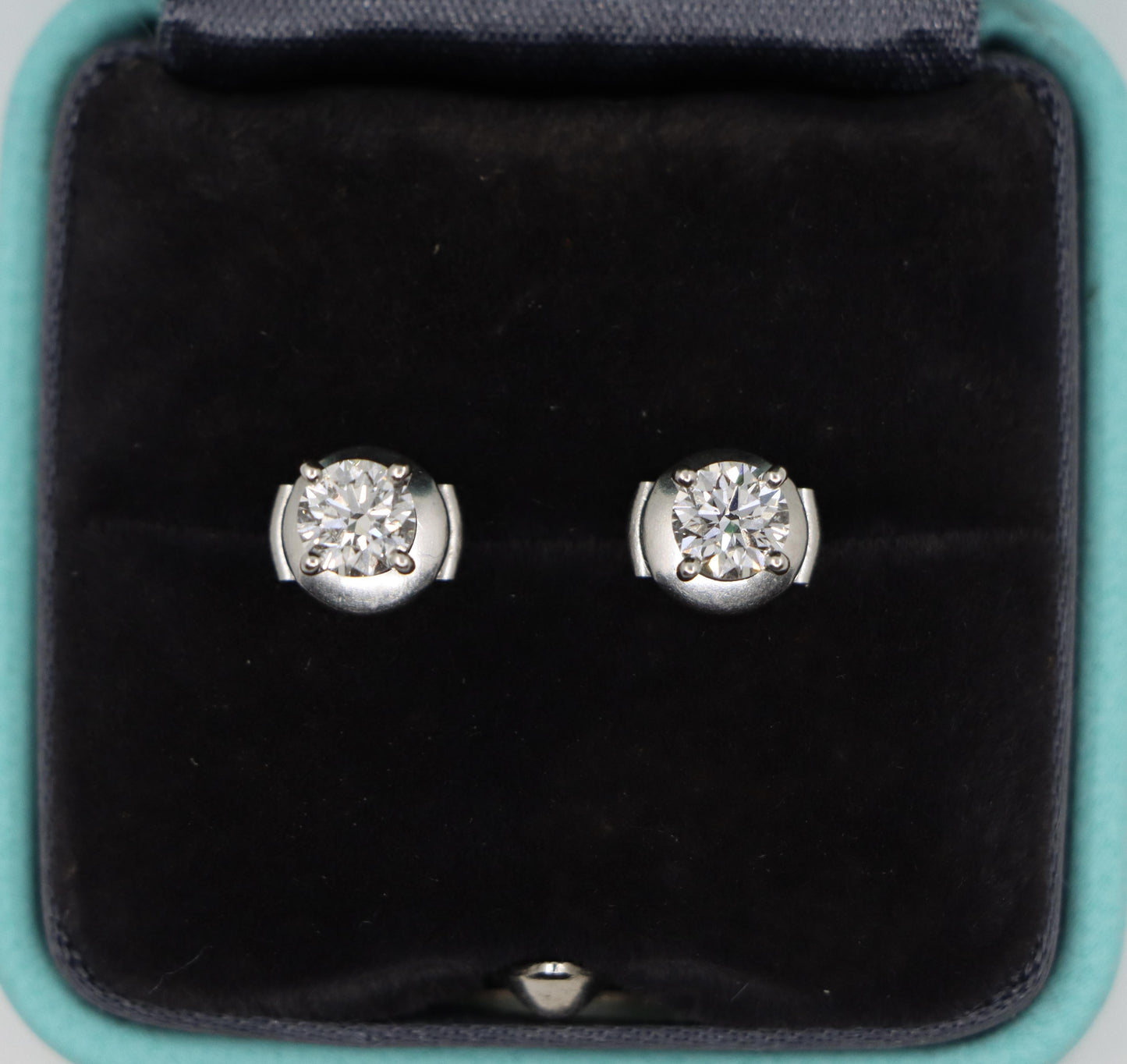 Tiffany & Co. Platinum Diamond Stud Earring