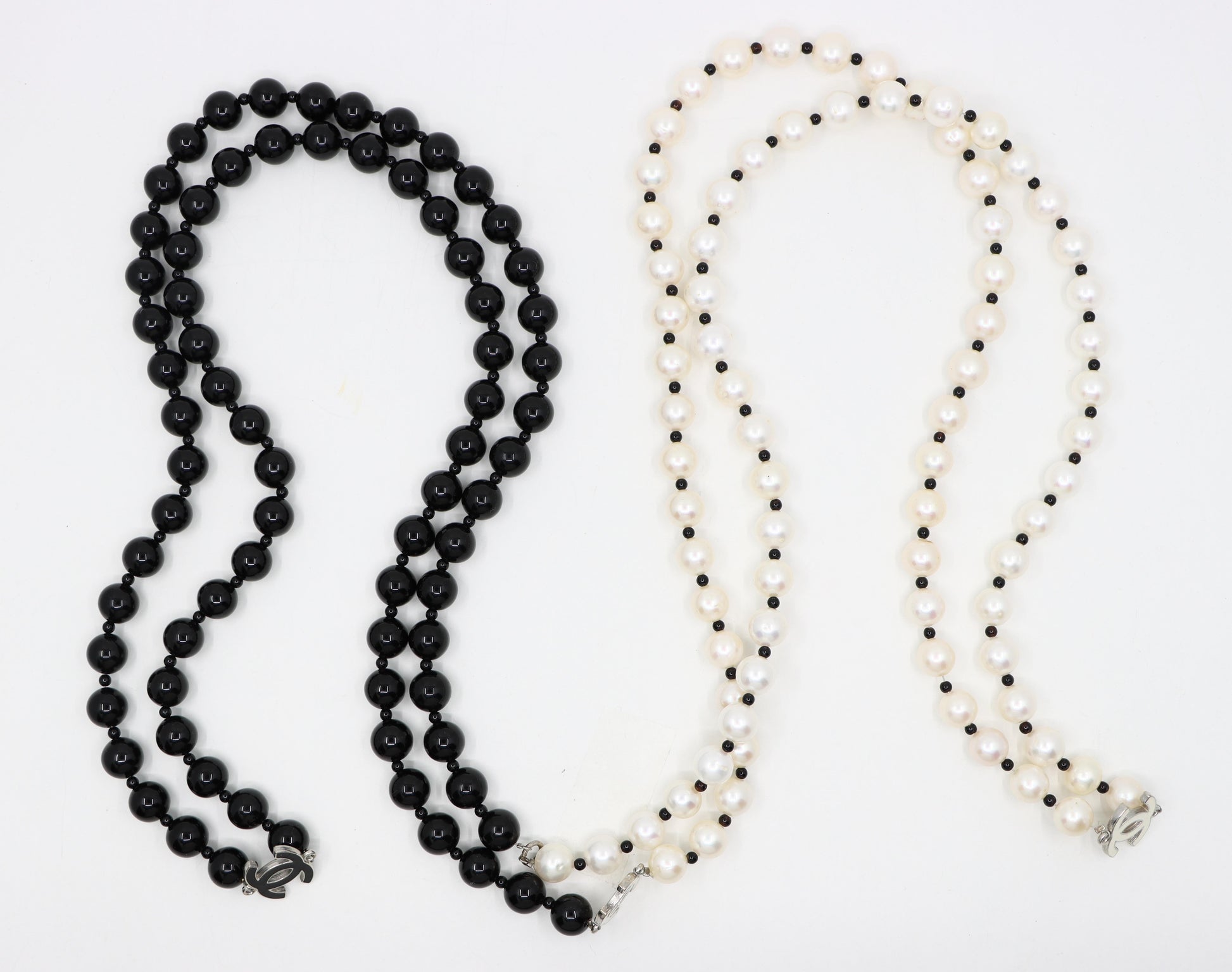 Chanel Black & White Faux Pearl Enamel Cc Logo Long Necklace