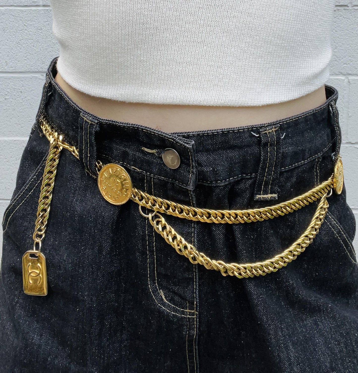 Vintage Chanel Gold Tone 31 Rue Cambon Paris Logo Chain Belt