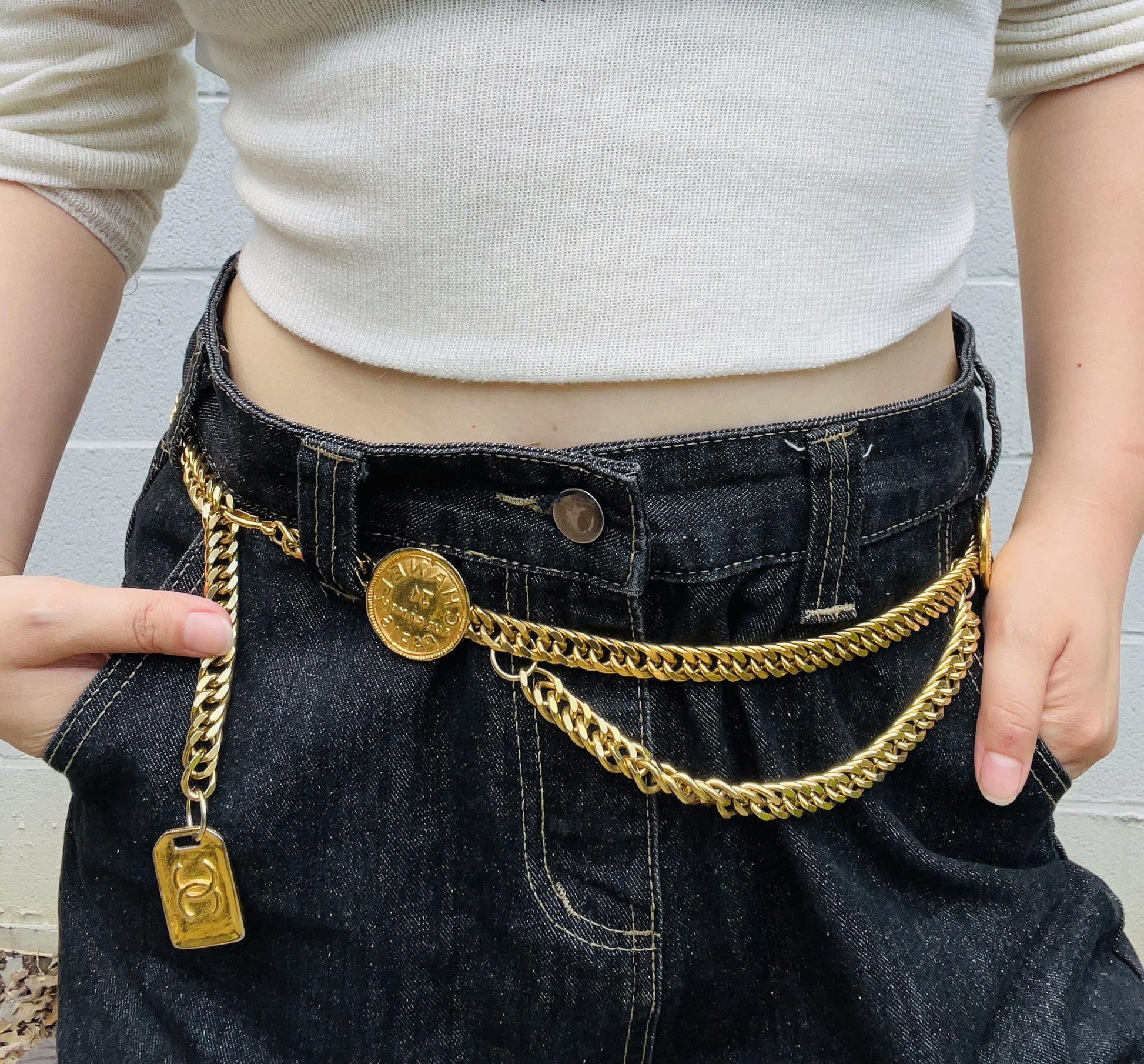 Vintage Chanel Gold Tone 31 Rue Cambon Paris Logo Chain Belt