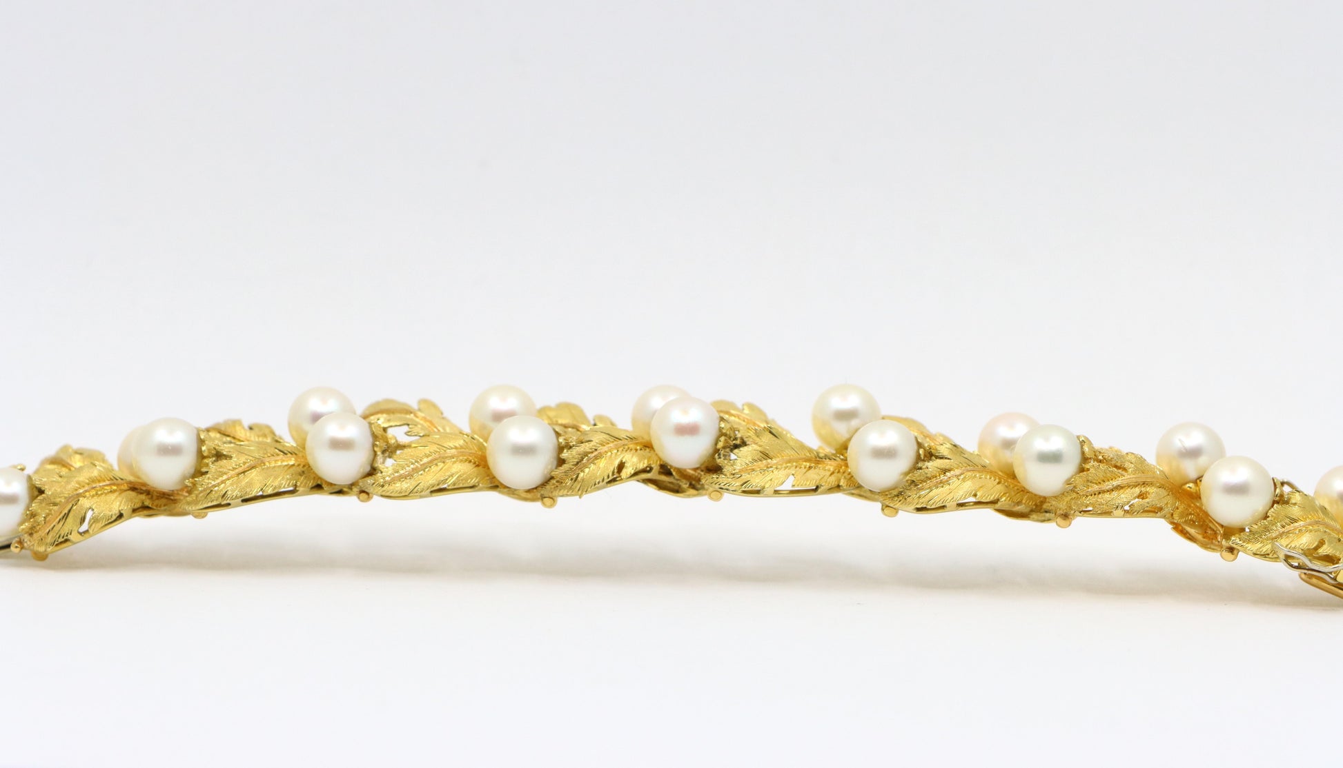 Buccellati 18K Gold Leaf Motif Pearl Bracelet