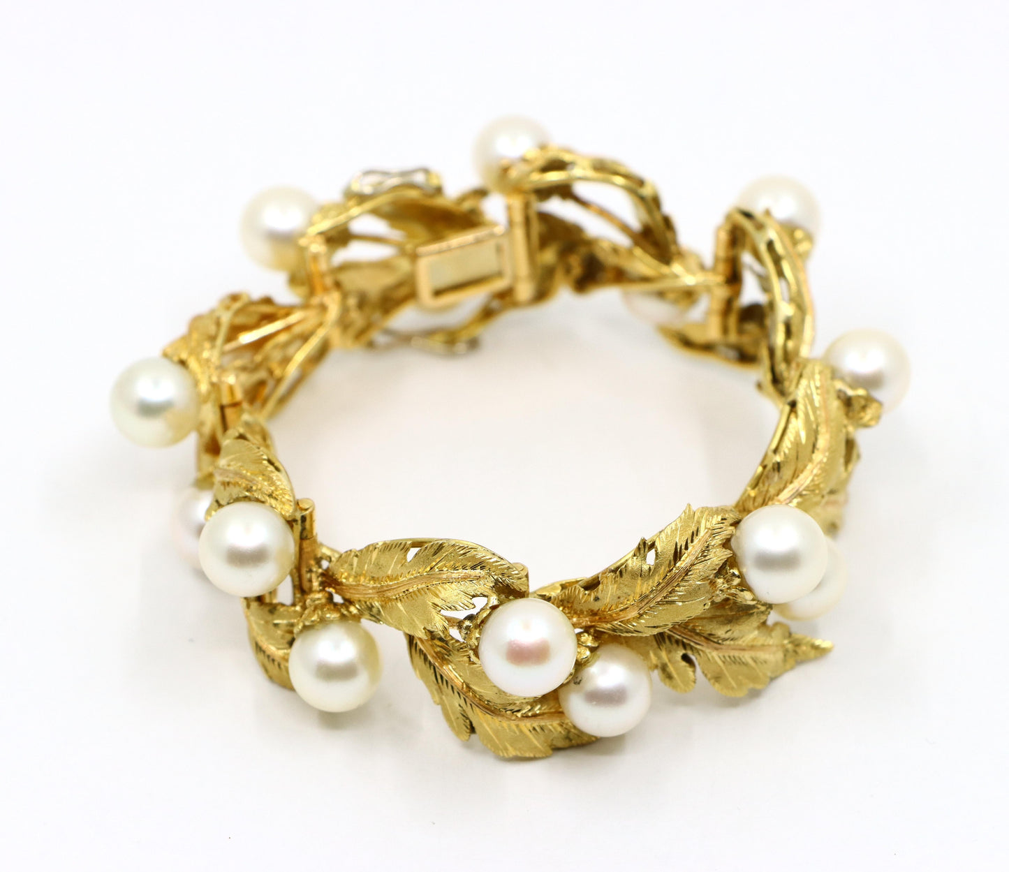 Buccellati 18K Gold Leaf Motif Pearl Bracelet