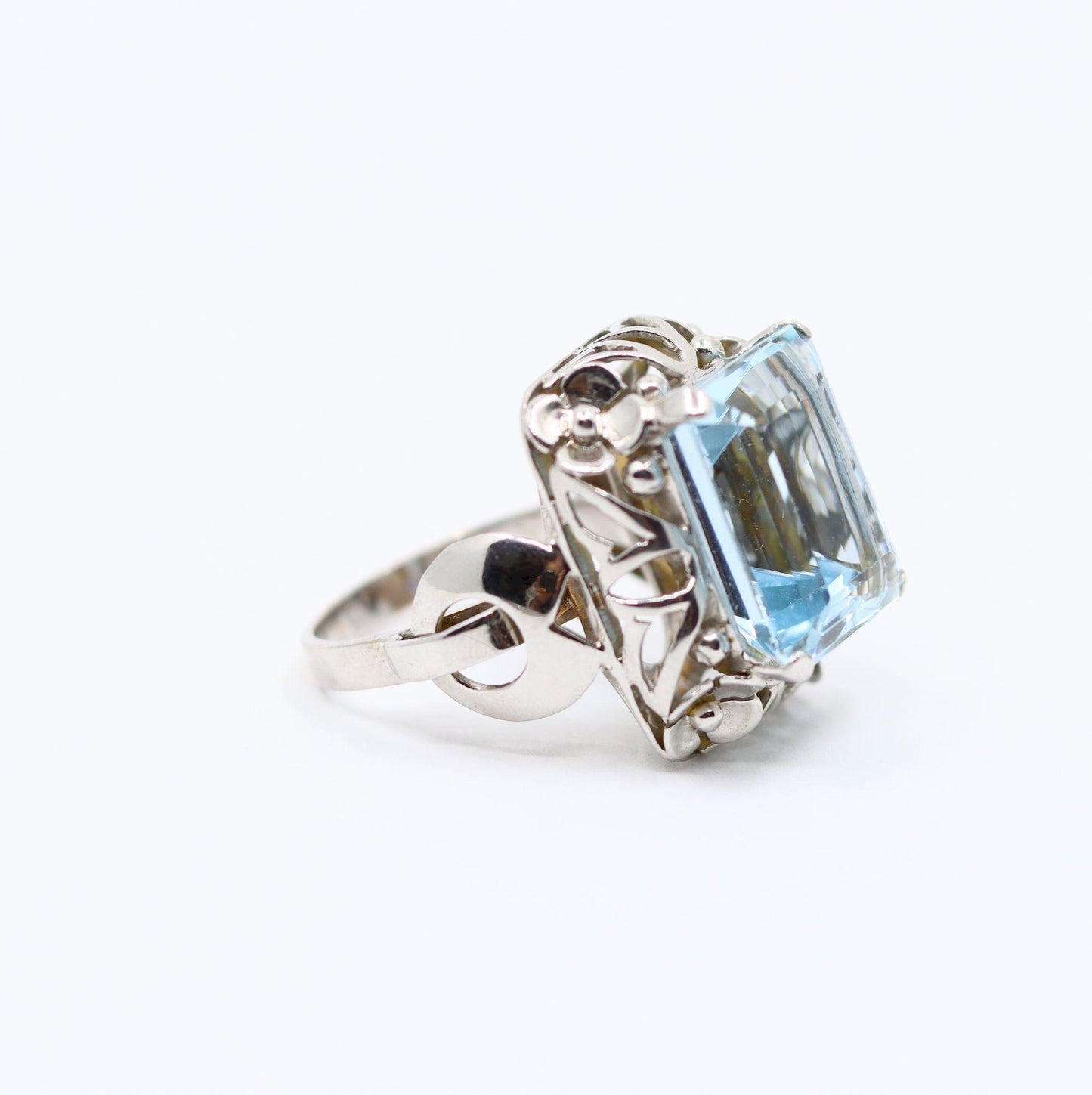 Vintage 14K White Gold Aquamarine Ring