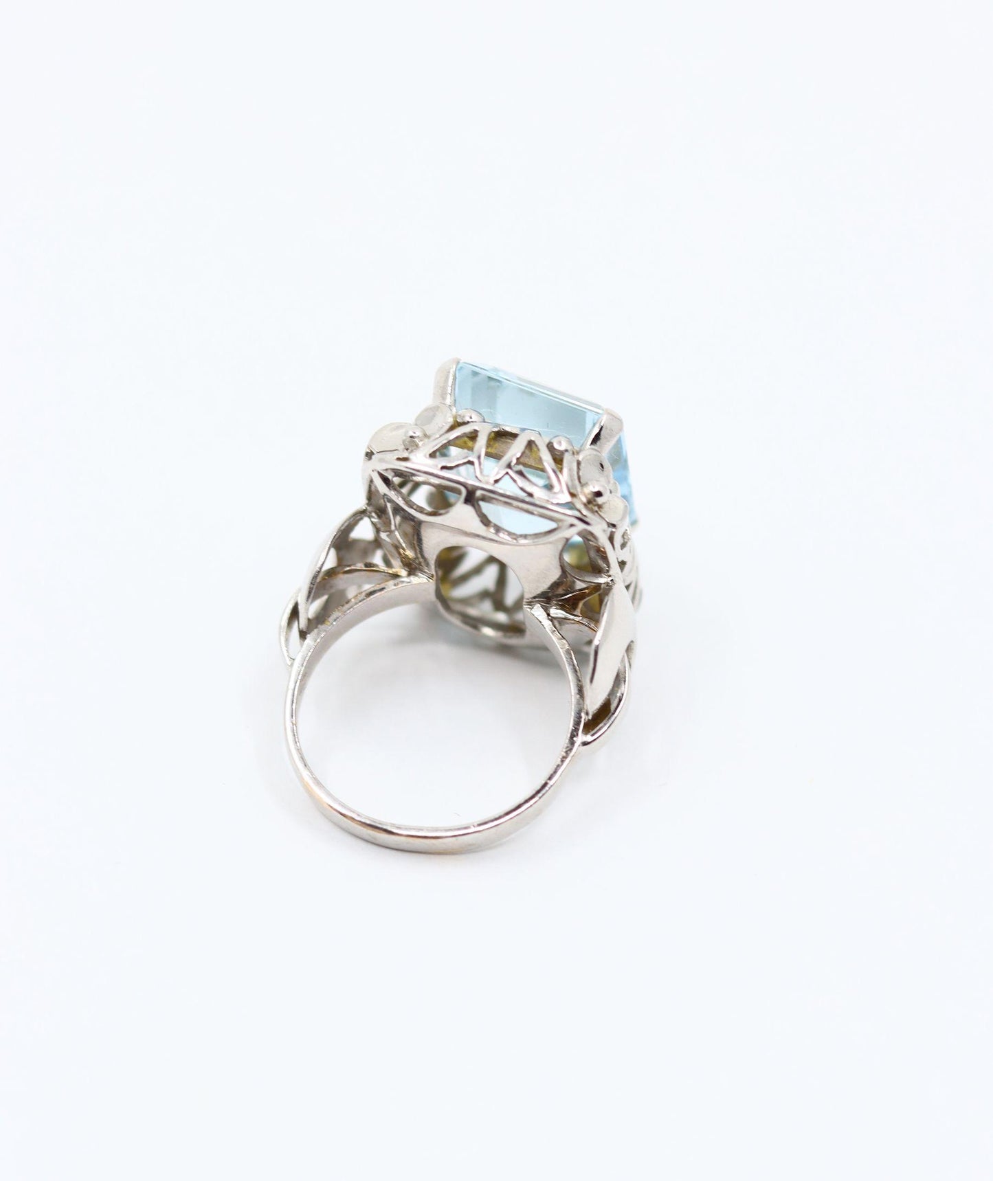 Vintage 14K White Gold Aquamarine Ring