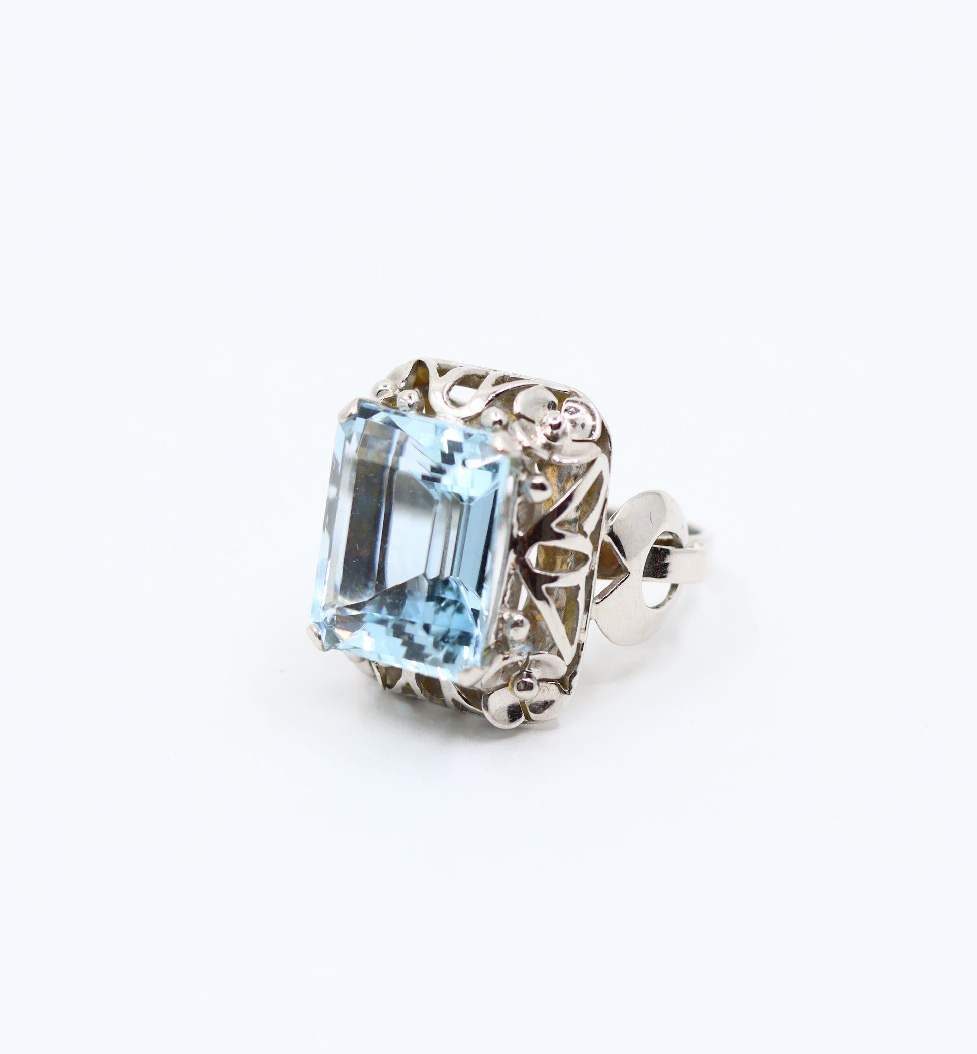 Vintage 14K White Gold Aquamarine Ring
