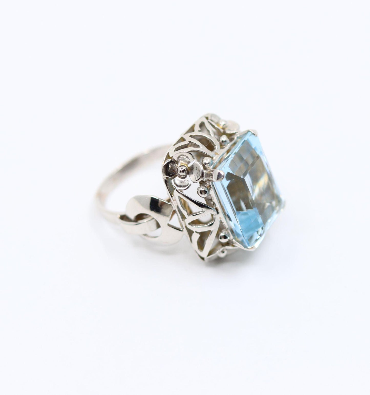 Vintage 14K White Gold Aquamarine Ring