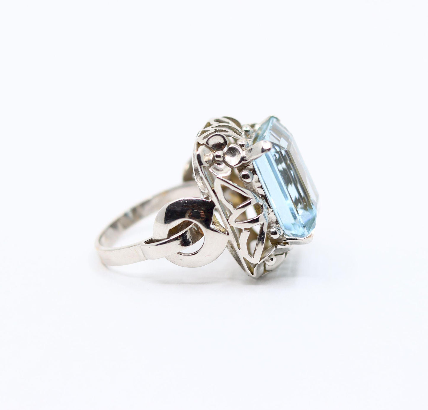 Vintage 14K White Gold Aquamarine Ring