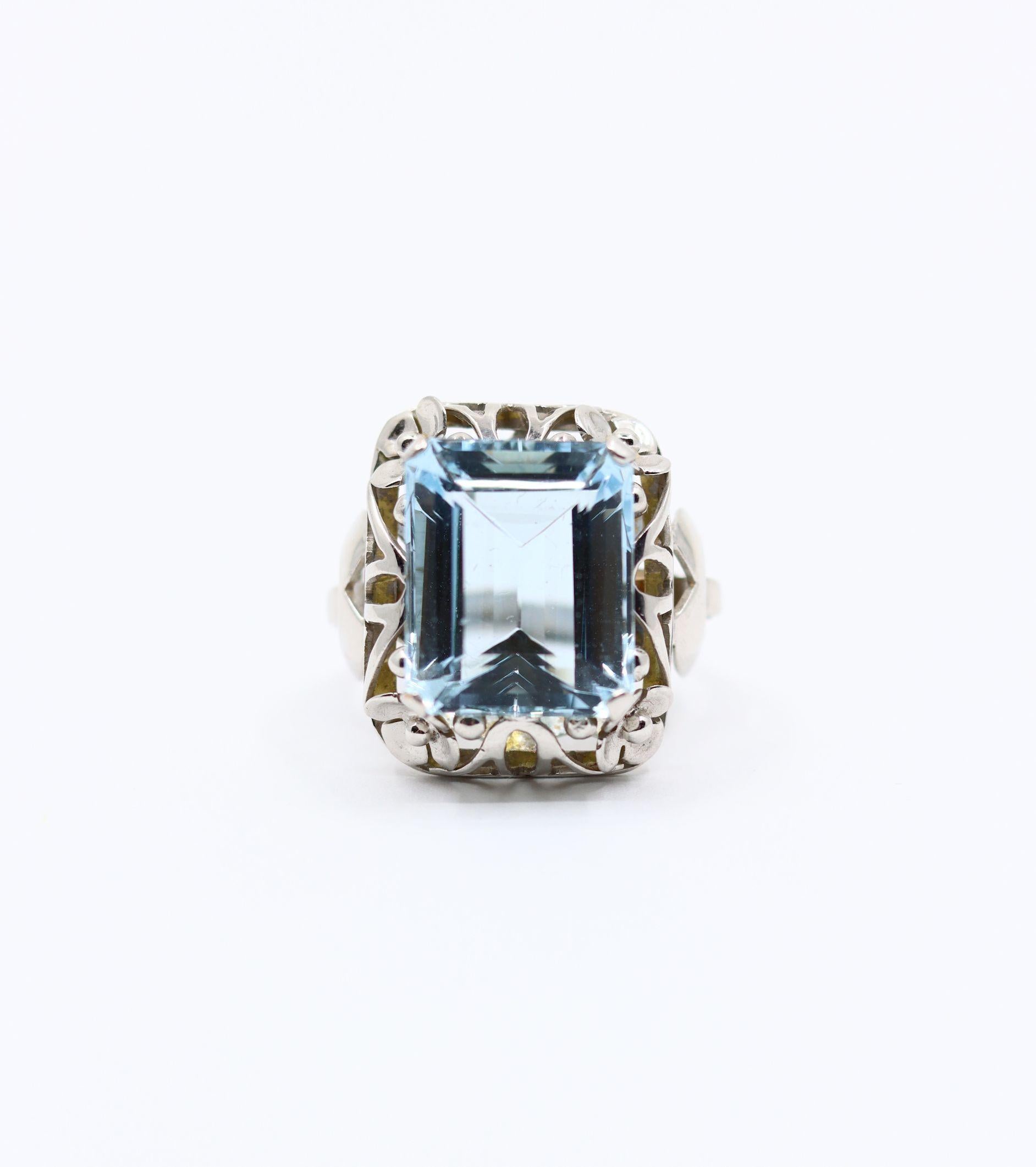 Vintage 14K White Gold Aquamarine Ring