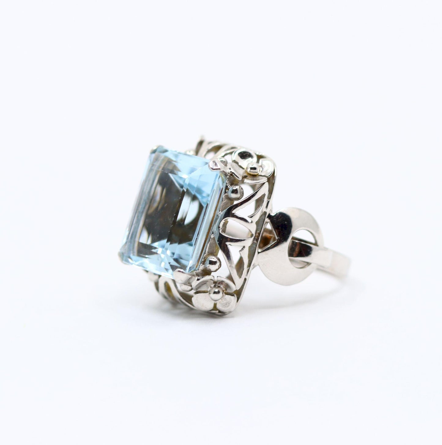 Vintage 14K White Gold Aquamarine Ring