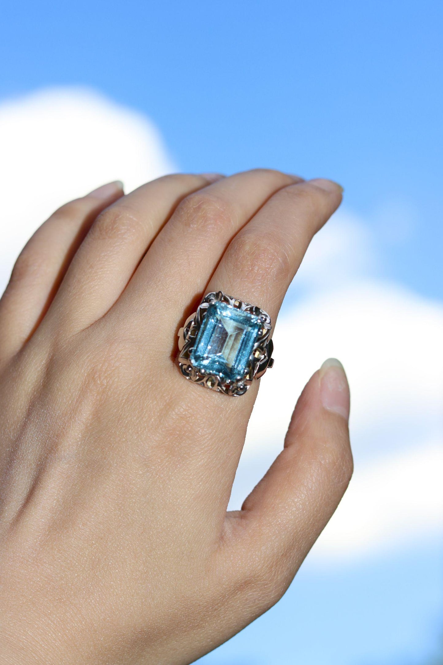 Vintage 14K White Gold Aquamarine Ring