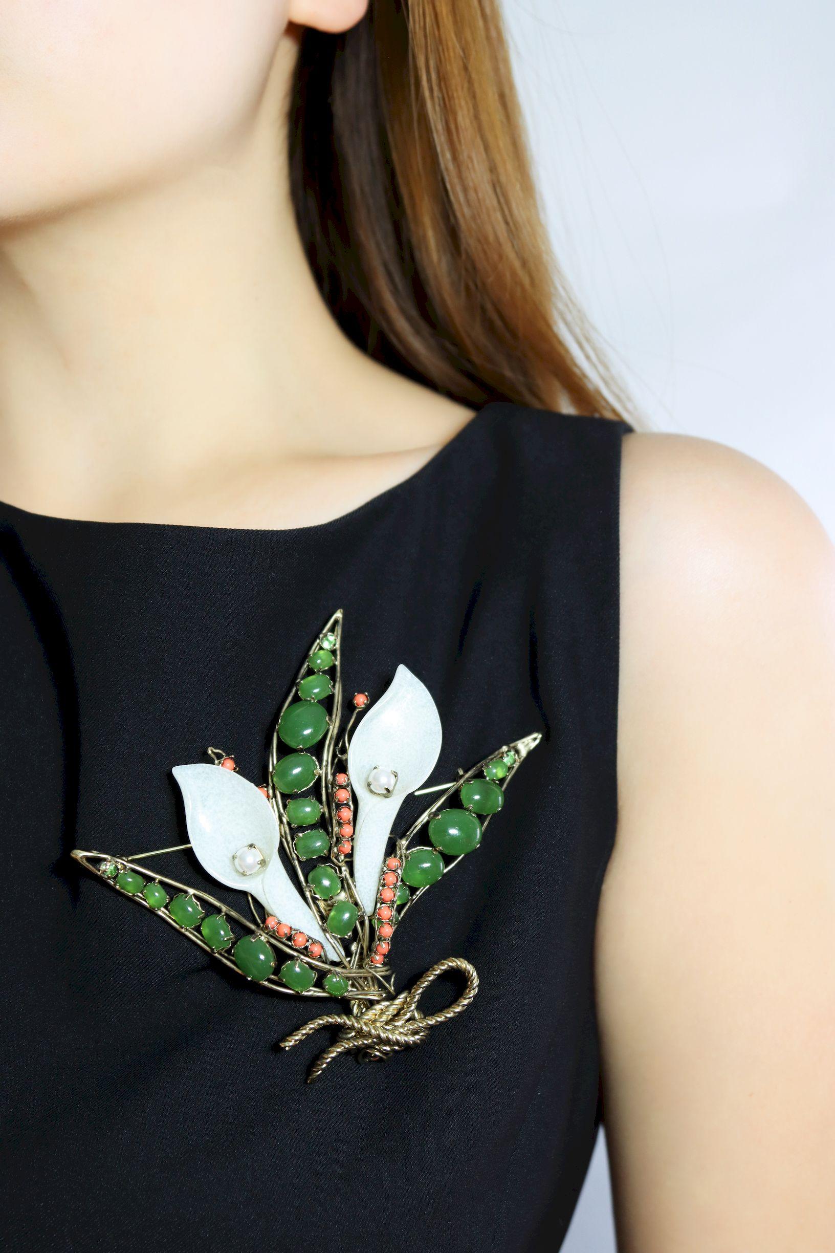 Vintage Gold Tone Jade Mother Of Pearl Lily Brooch