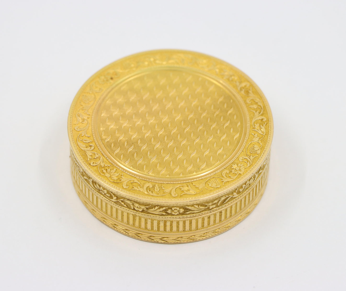 Vintage 14K Gold Round Shape Compact Box