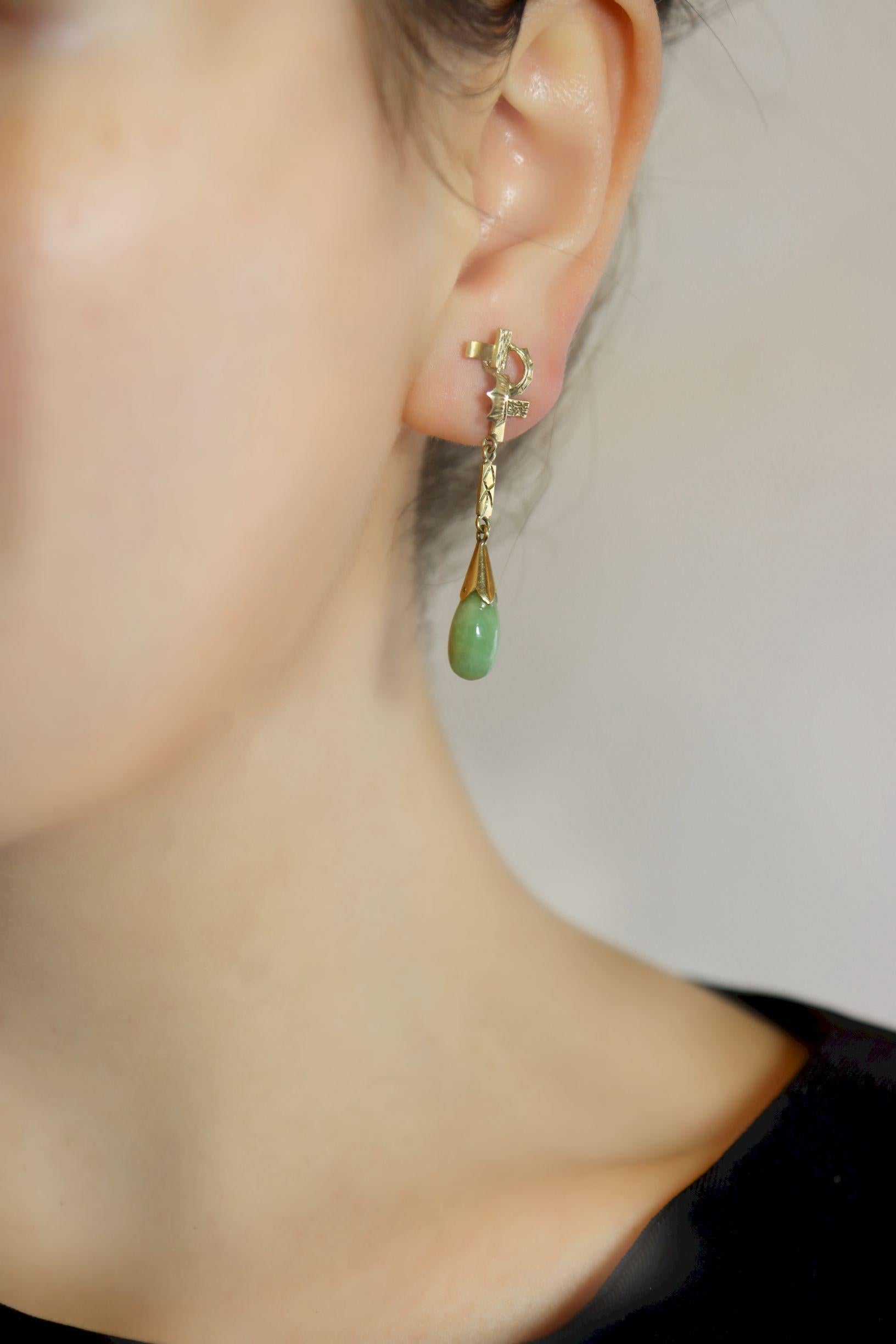 Vintage 14K Gold Jade Drop Earrings