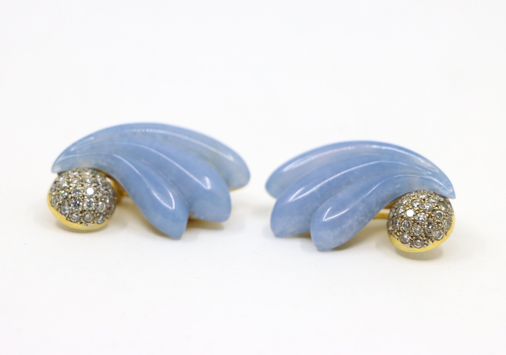 Vintage 18K Gold Blue Chalcedony Diamonds Earring