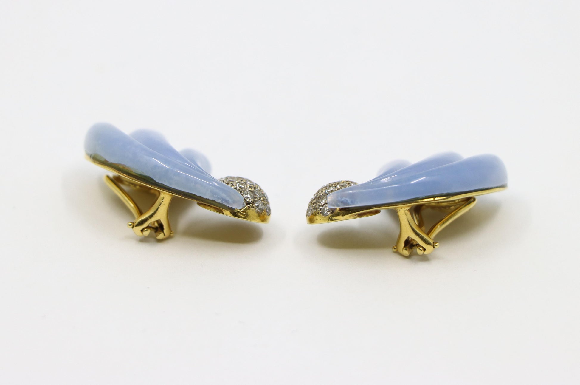 Vintage 18K Gold Blue Chalcedony Diamonds Earring