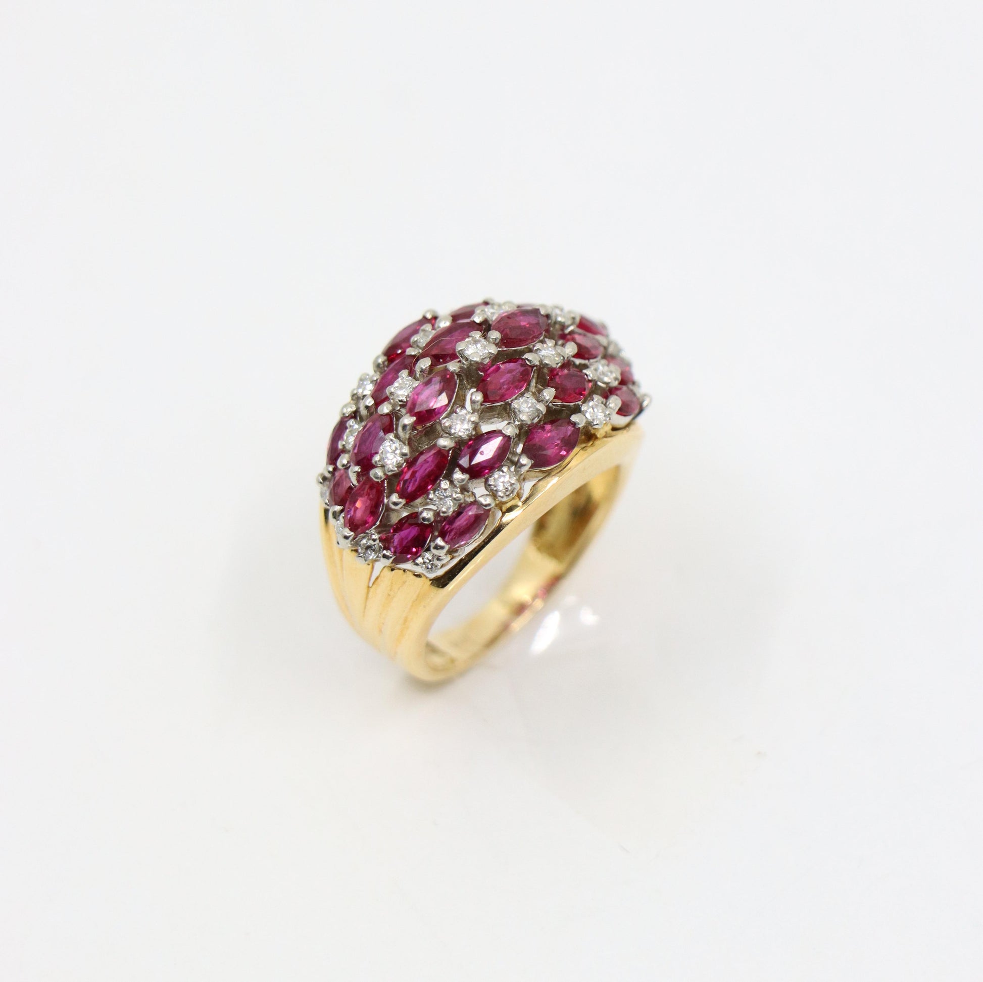 Vintage 18K Gold Ruby Diamond Ring