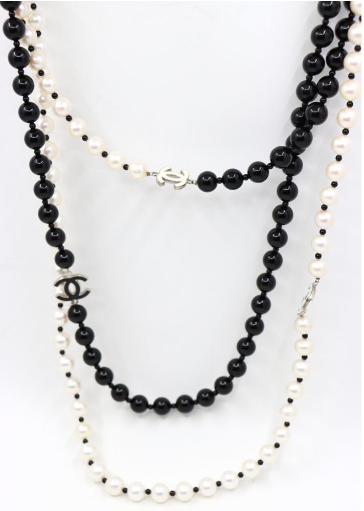 Chanel Black & White Faux Pearl Enamel Cc Logo Long Necklace