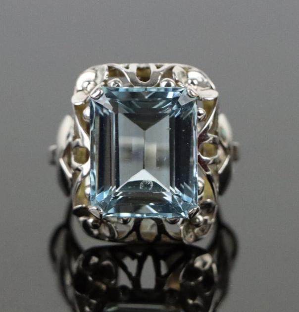 Vintage 14K White Gold Aquamarine Ring