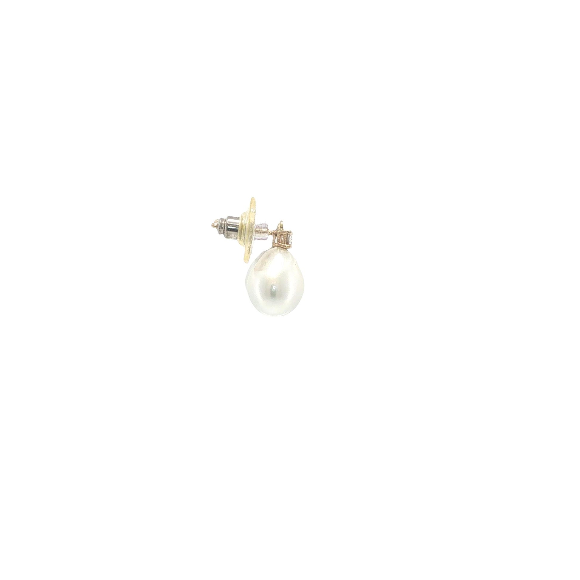 18K Gold Diamond and Pear-Shaped Pearl Drop Earrings