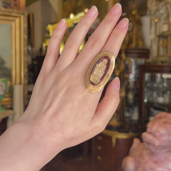 Antique 18K Gold Agate Ring