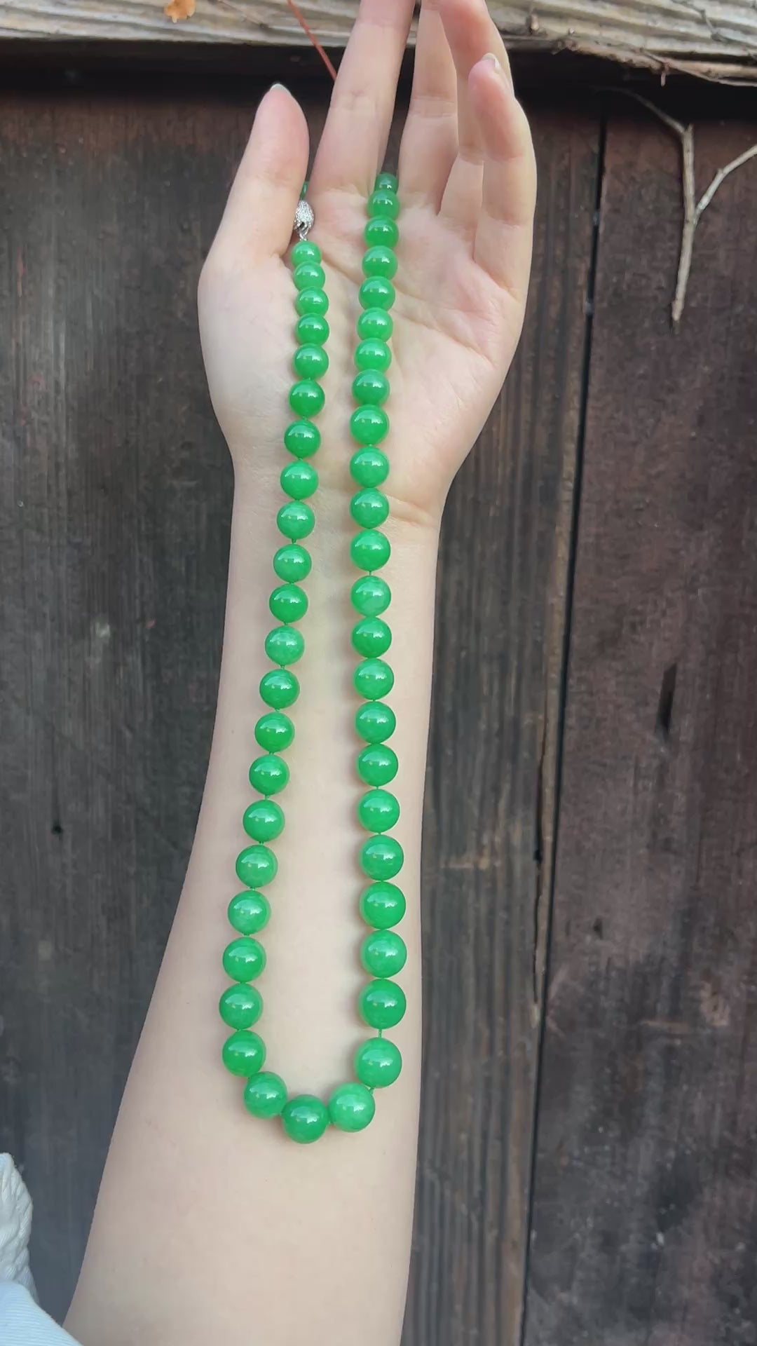 18K White Gold Jadeite Bead Necklace