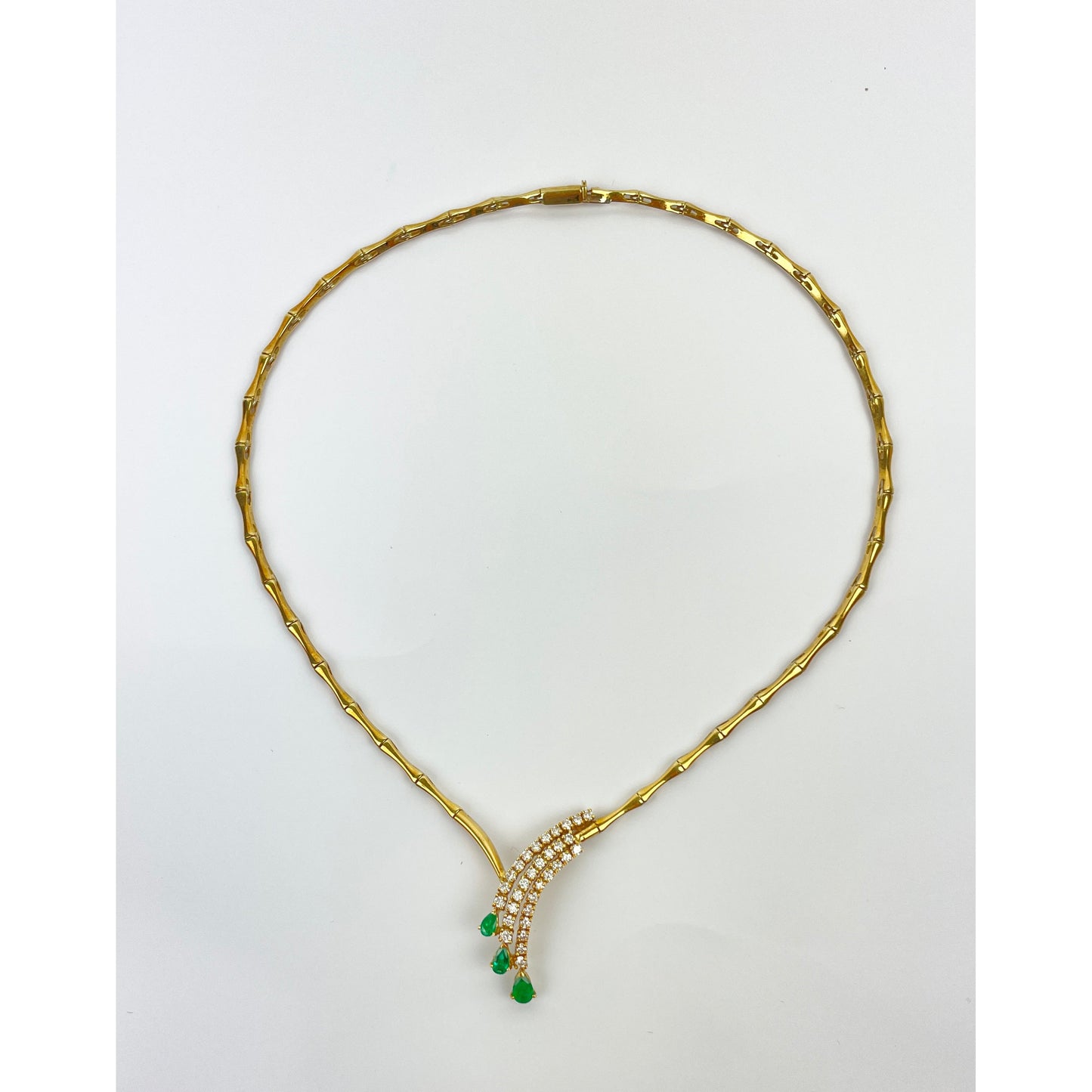 18k Gold Diamond Emerald Necklace