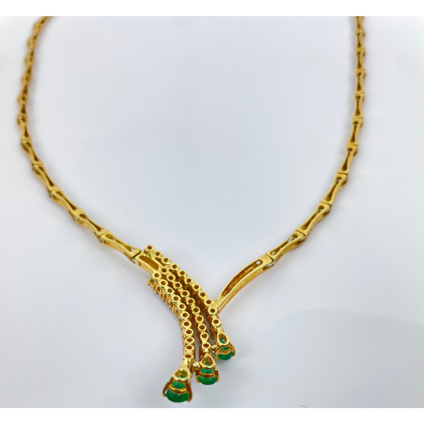 18k Gold Diamond Emerald Necklace