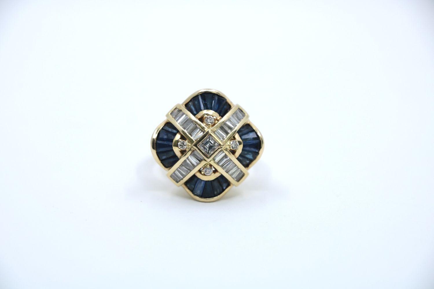 Vintage 18K Gold Diamond Blue Sapphire Ring