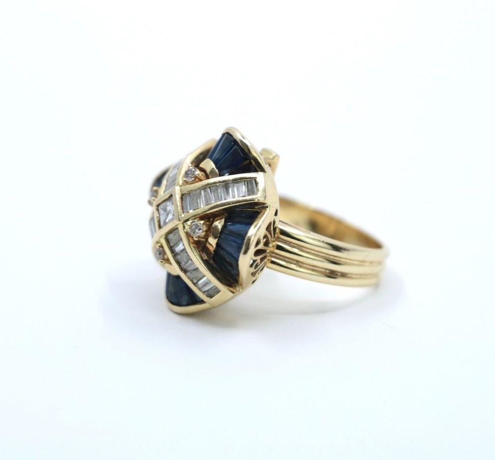 Vintage 18K Gold Diamond Blue Sapphire Ring
