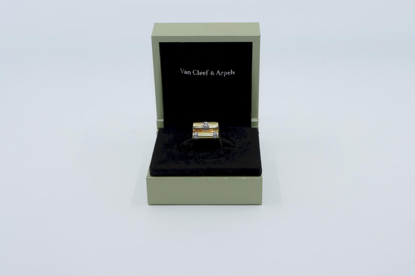 Van Cleef & Arpels Modernist Vintage 18K Gold Diamond Ring