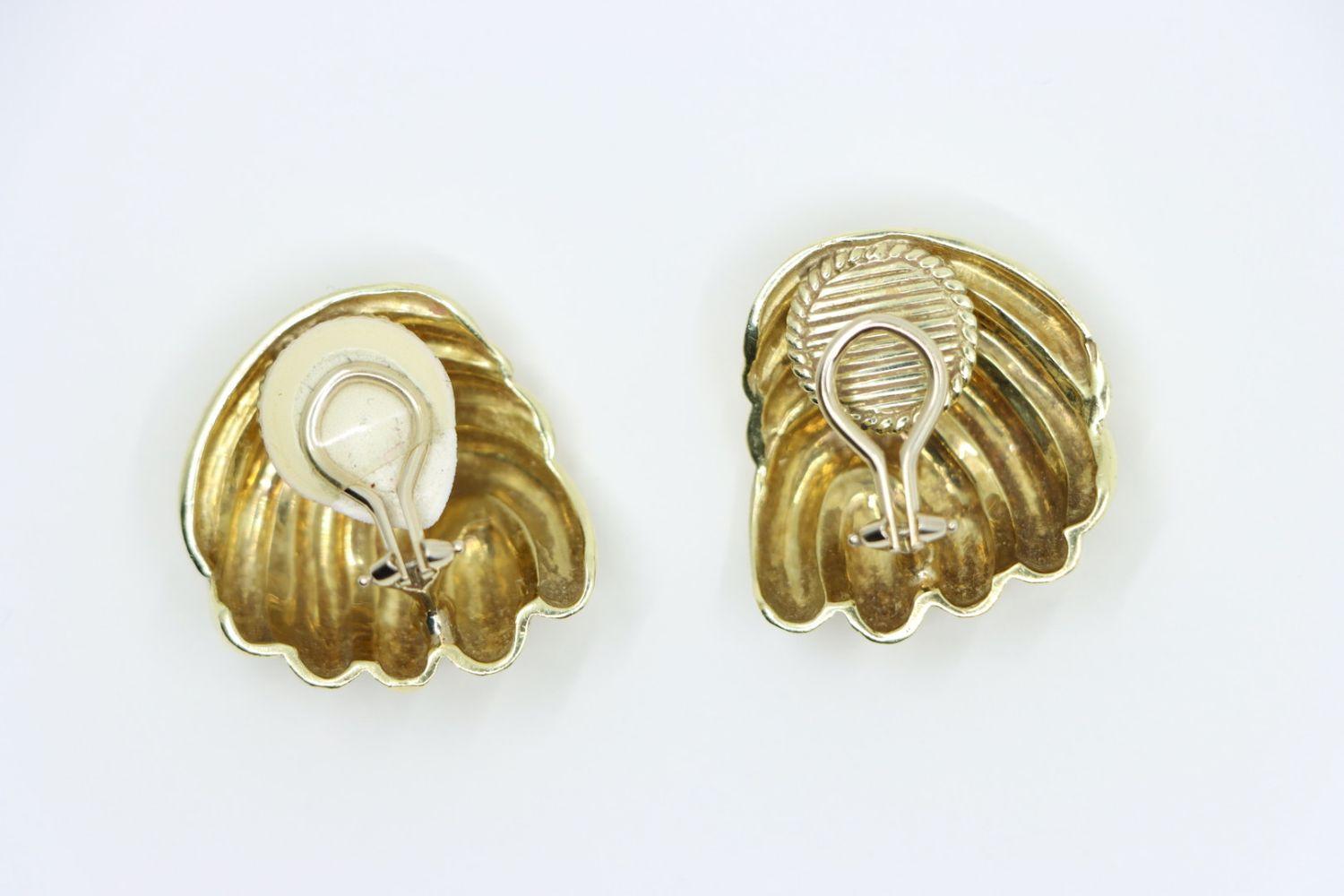 Vintage 14K Gold Shell Shape Earrings