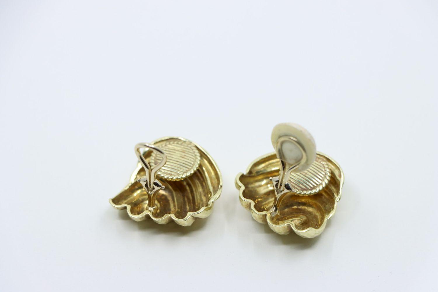 Vintage 14K Gold Shell Shape Earrings